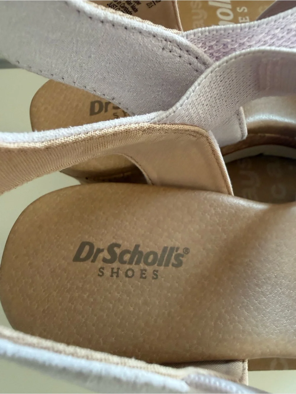Dr. Scholl's Women's Pale Purple Elastic Crisscross Sandals